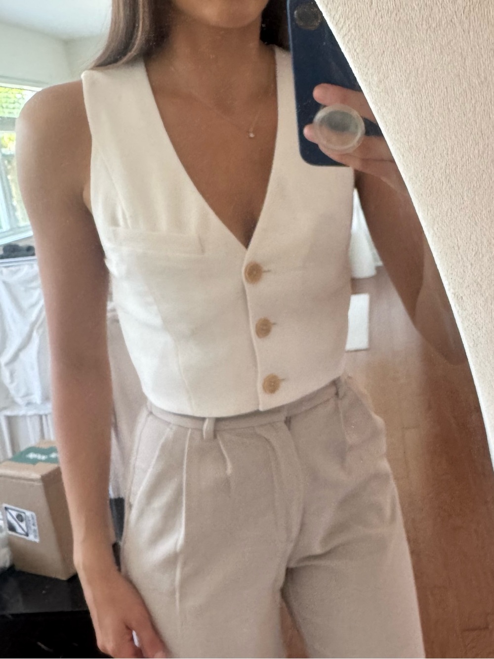 Wilfred Ivory Cropped Button Vest